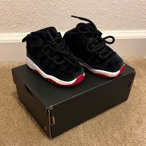 Jordan Kids Black and Red Sneakers